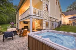 Hot Tub Retreat | Arcade + Slopes | Winnipesaukee