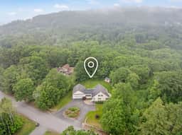 Hot Tub Retreat | Arcade + Slopes | Winnipesaukee