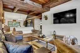 Downtown Luxury |Walk to Shops + Docks | Wolfeboro