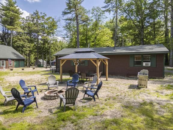 Winni Getaway | Games + Fire Pit | Lakes Region
