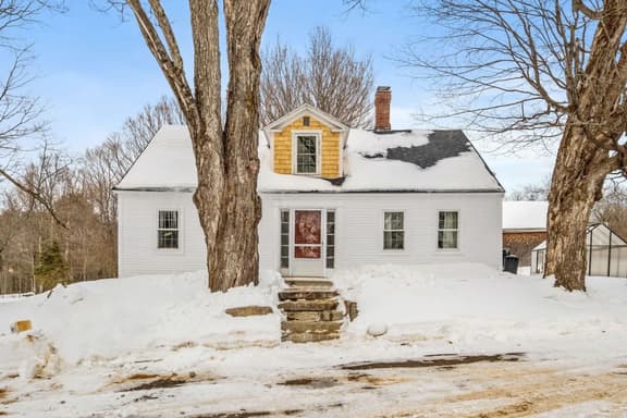 Farm Stay | Animals + Fire Pit | Lakes Region