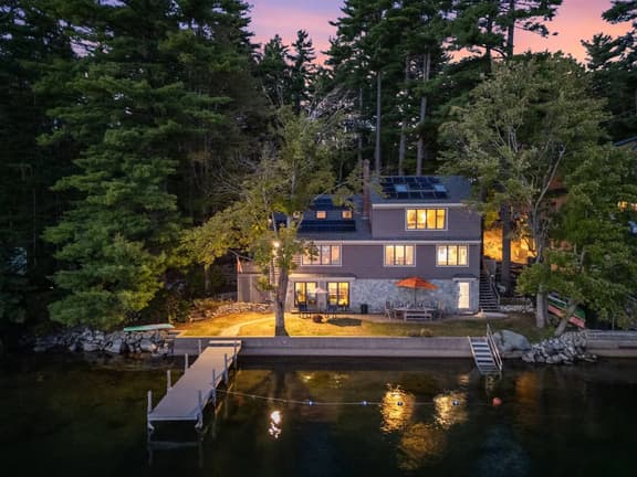 Merrymeeting Lake Retreat | Dock + Kayaks